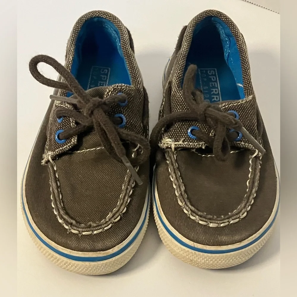 Sperry boys boat shoes size 8.5 Halyard